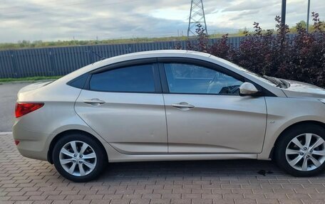 Hyundai Solaris II рестайлинг, 2013 год, 870 000 рублей, 2 фотография