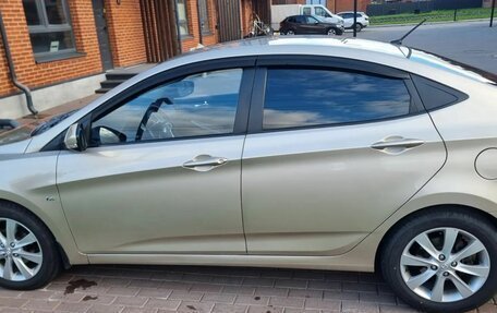 Hyundai Solaris II рестайлинг, 2013 год, 870 000 рублей, 3 фотография