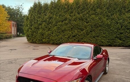 Ford Mustang VI рестайлинг, 2016 год, 2 500 000 рублей, 3 фотография