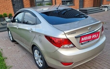 Hyundai Solaris II рестайлинг, 2013 год, 870 000 рублей, 4 фотография