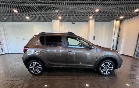 Renault Sandero II рестайлинг, 2022 год, 1 465 000 рублей, 2 фотография