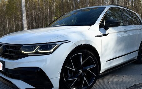 Volkswagen Tiguan II, 2021 год, 4 250 000 рублей, 2 фотография