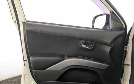 Mitsubishi Outlander III рестайлинг 3, 2011 год, 1 420 000 рублей, 19 фотография