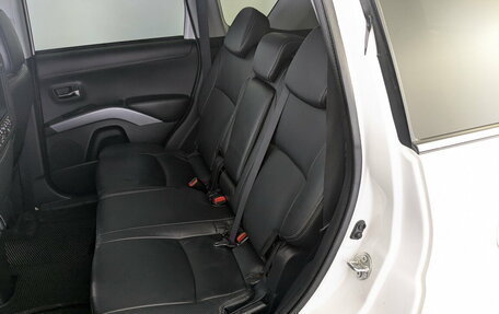 Mitsubishi Outlander III рестайлинг 3, 2011 год, 1 420 000 рублей, 12 фотография
