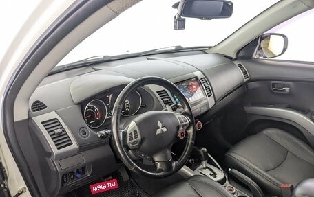 Mitsubishi Outlander III рестайлинг 3, 2011 год, 1 420 000 рублей, 16 фотография