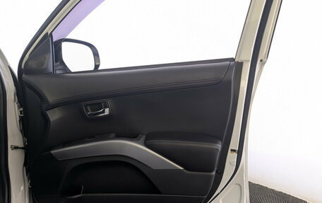 Mitsubishi Outlander III рестайлинг 3, 2011 год, 1 420 000 рублей, 25 фотография