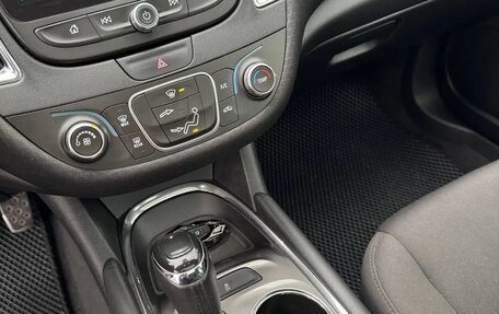 Chevrolet Malibu IX, 2017 год, 1 280 000 рублей, 6 фотография