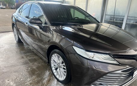Toyota Camry, 2018 год, 2 400 000 рублей, 4 фотография