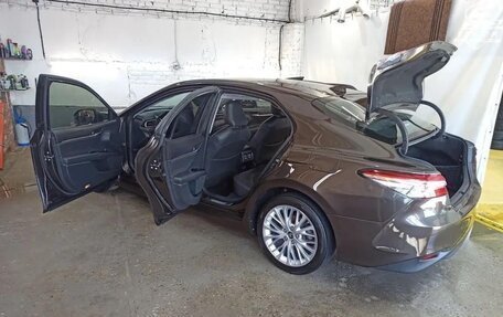 Toyota Camry, 2018 год, 2 400 000 рублей, 8 фотография