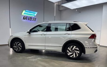 Volkswagen Tiguan II, 2024 год, 3 983 471 рублей, 4 фотография