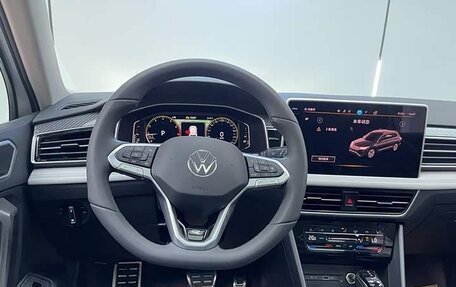 Volkswagen Tiguan II, 2024 год, 3 983 471 рублей, 6 фотография