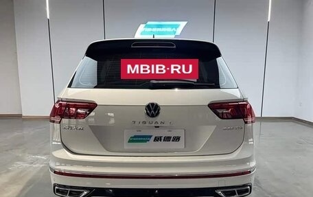 Volkswagen Tiguan II, 2024 год, 3 983 471 рублей, 5 фотография