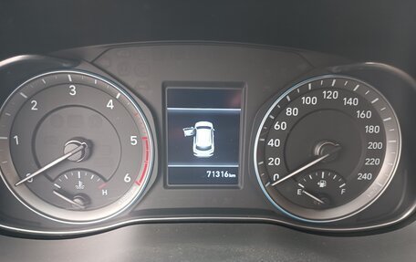 Hyundai Kona I, 2020 год, 1 880 000 рублей, 7 фотография