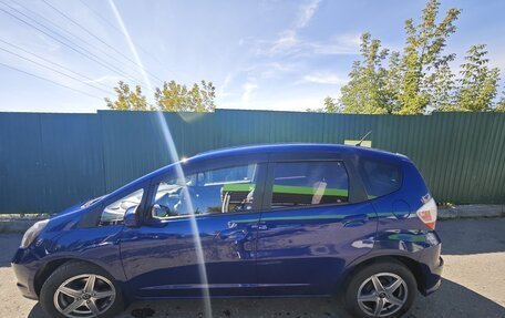 Honda Fit III, 2011 год, 800 000 рублей, 3 фотография