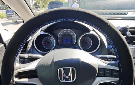 Honda Fit III, 2011 год, 800 000 рублей, 17 фотография
