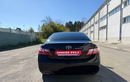 Toyota Camry, 2011 год, 985 000 рублей, 3 фотография