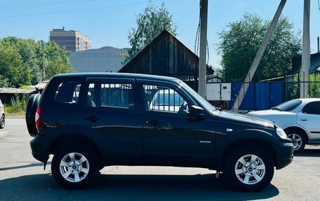 Chevrolet Niva I рестайлинг, 2015 год, 719 000 рублей, 5 фотография