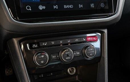 Volkswagen Tiguan II, 2017 год, 2 330 000 рублей, 14 фотография