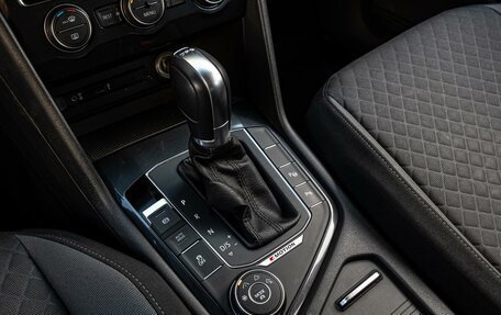 Volkswagen Tiguan II, 2017 год, 2 330 000 рублей, 12 фотография