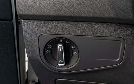 Volkswagen Tiguan II, 2017 год, 2 330 000 рублей, 19 фотография