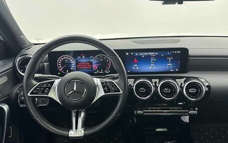 Mercedes-Benz A-Класс, 2023 год, 2 430 000 рублей, 10 фотография