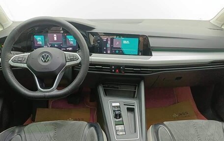 Volkswagen Golf VIII, 2024 год, 1 850 000 рублей, 12 фотография