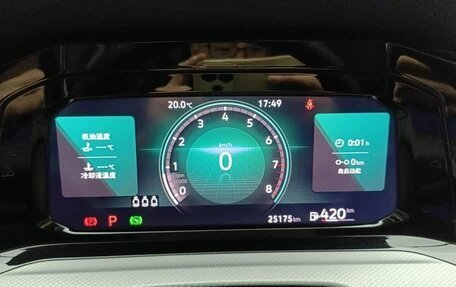 Volkswagen Golf VIII, 2024 год, 1 850 000 рублей, 14 фотография
