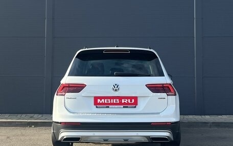 Volkswagen Tiguan II, 2019 год, 2 790 000 рублей, 6 фотография