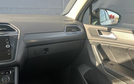 Volkswagen Tiguan II, 2019 год, 2 790 000 рублей, 18 фотография