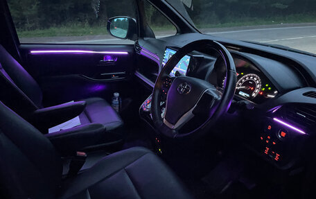 Toyota Esquire I, 2017 год, 2 850 000 рублей, 2 фотография