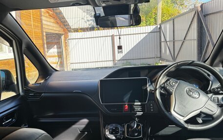 Toyota Noah III, 2019 год, 2 400 000 рублей, 5 фотография