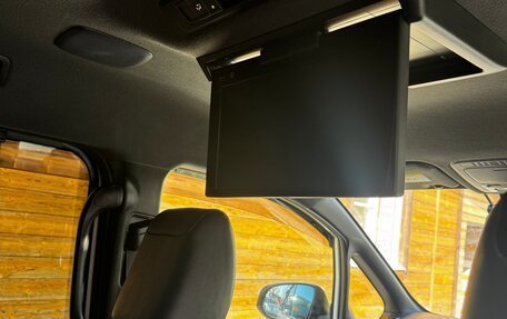Toyota Noah III, 2019 год, 2 400 000 рублей, 4 фотография