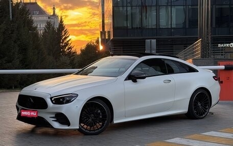 Mercedes-Benz E-Класс, 2021 год, 4 350 000 рублей, 1 фотография