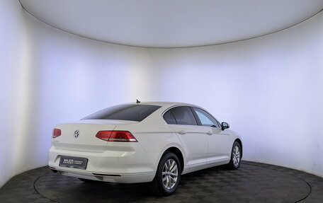 Volkswagen Passat B8 рестайлинг, 2019 год, 2 190 000 рублей, 5 фотография