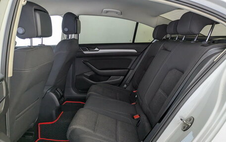 Volkswagen Passat B8 рестайлинг, 2019 год, 2 190 000 рублей, 10 фотография
