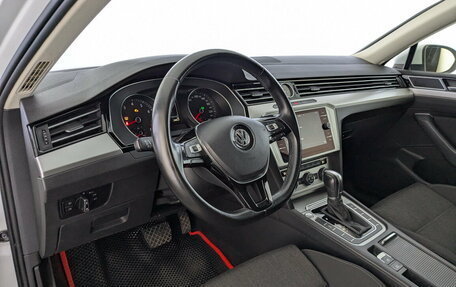 Volkswagen Passat B8 рестайлинг, 2019 год, 2 190 000 рублей, 17 фотография