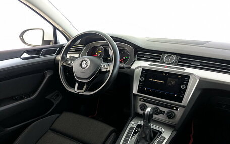 Volkswagen Passat B8 рестайлинг, 2019 год, 2 190 000 рублей, 28 фотография