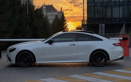 Mercedes-Benz E-Класс, 2021 год, 4 350 000 рублей, 4 фотография
