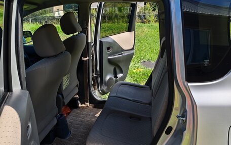 Toyota Ractis I, 2005 год, 630 000 рублей, 7 фотография