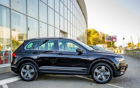 Volkswagen Tiguan II, 2017 год, 2 498 000 рублей, 8 фотография