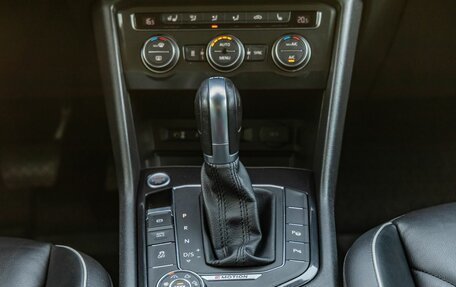 Volkswagen Tiguan II, 2017 год, 2 498 000 рублей, 25 фотография