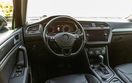 Volkswagen Tiguan II, 2017 год, 2 498 000 рублей, 14 фотография