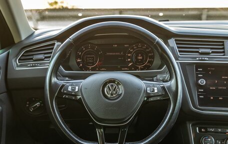 Volkswagen Tiguan II, 2017 год, 2 498 000 рублей, 17 фотография