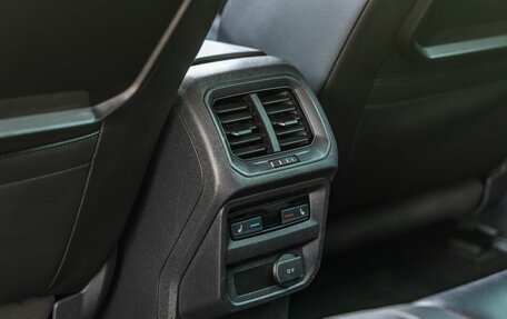 Volkswagen Tiguan II, 2017 год, 2 498 000 рублей, 27 фотография