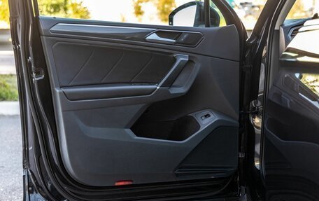 Volkswagen Tiguan II, 2017 год, 2 498 000 рублей, 29 фотография