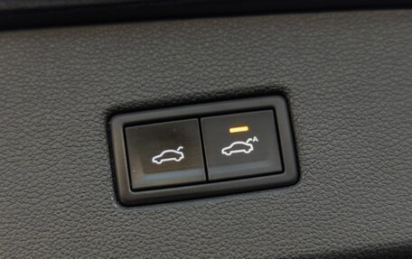 Volkswagen Tiguan II, 2017 год, 2 498 000 рублей, 28 фотография