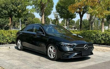 Mercedes-Benz A-Класс, 2023 год, 1 550 000 рублей, 3 фотография