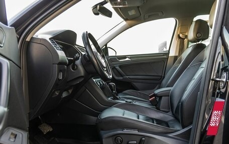 Volkswagen Tiguan II, 2017 год, 2 498 000 рублей, 30 фотография