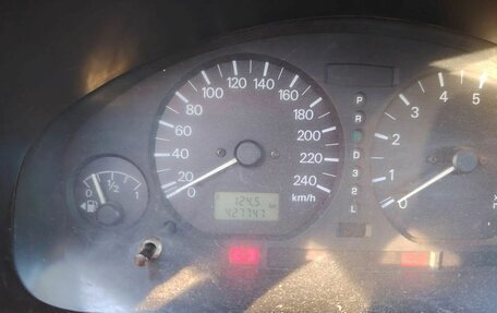 Mitsubishi Carisma I, 2001 год, 250 000 рублей, 4 фотография