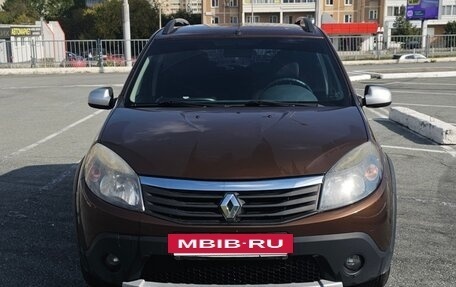 Renault Sandero I, 2013 год, 580 000 рублей, 2 фотография